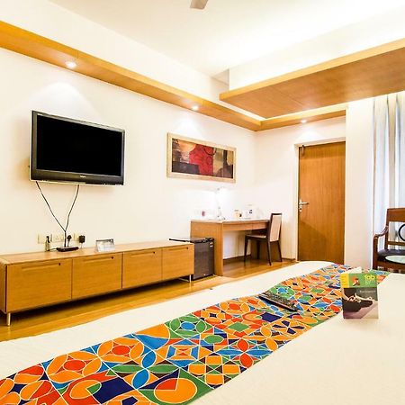 Fabhotel Raj Darbar Iffco Gurgaon Exterior photo