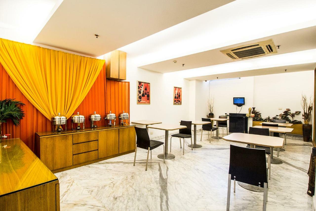 Fabhotel Raj Darbar Iffco Gurgaon Exterior photo