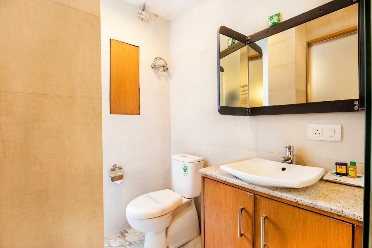 Fabhotel Raj Darbar Iffco Gurgaon Exterior photo