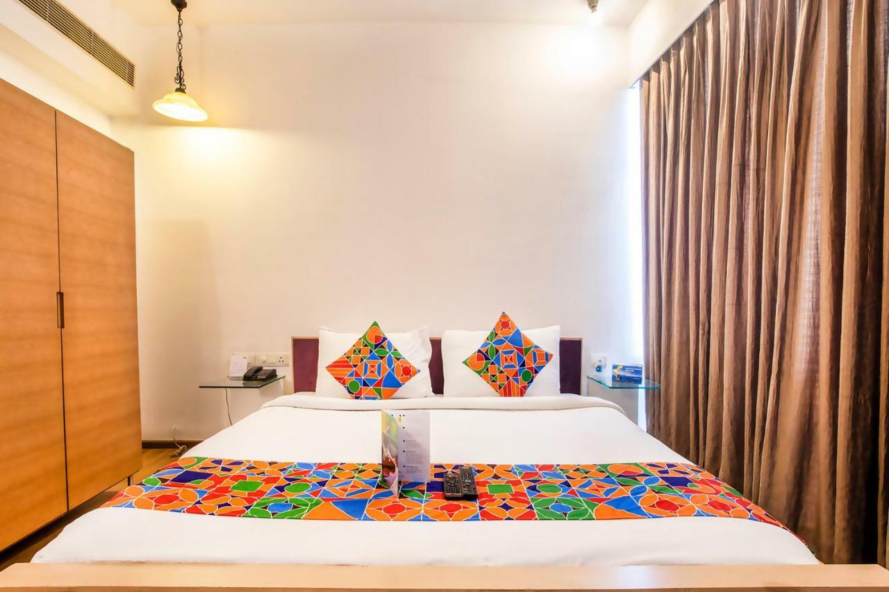 Fabhotel Raj Darbar Iffco Gurgaon Exterior photo